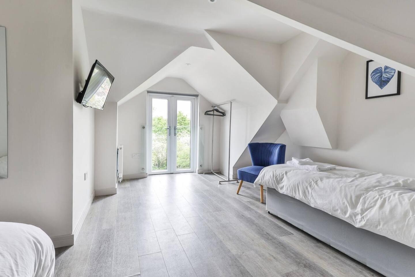 Newly Renovated 3 Bed 2 Bath Apartment & Parking Шефилд Экстерьер фото
