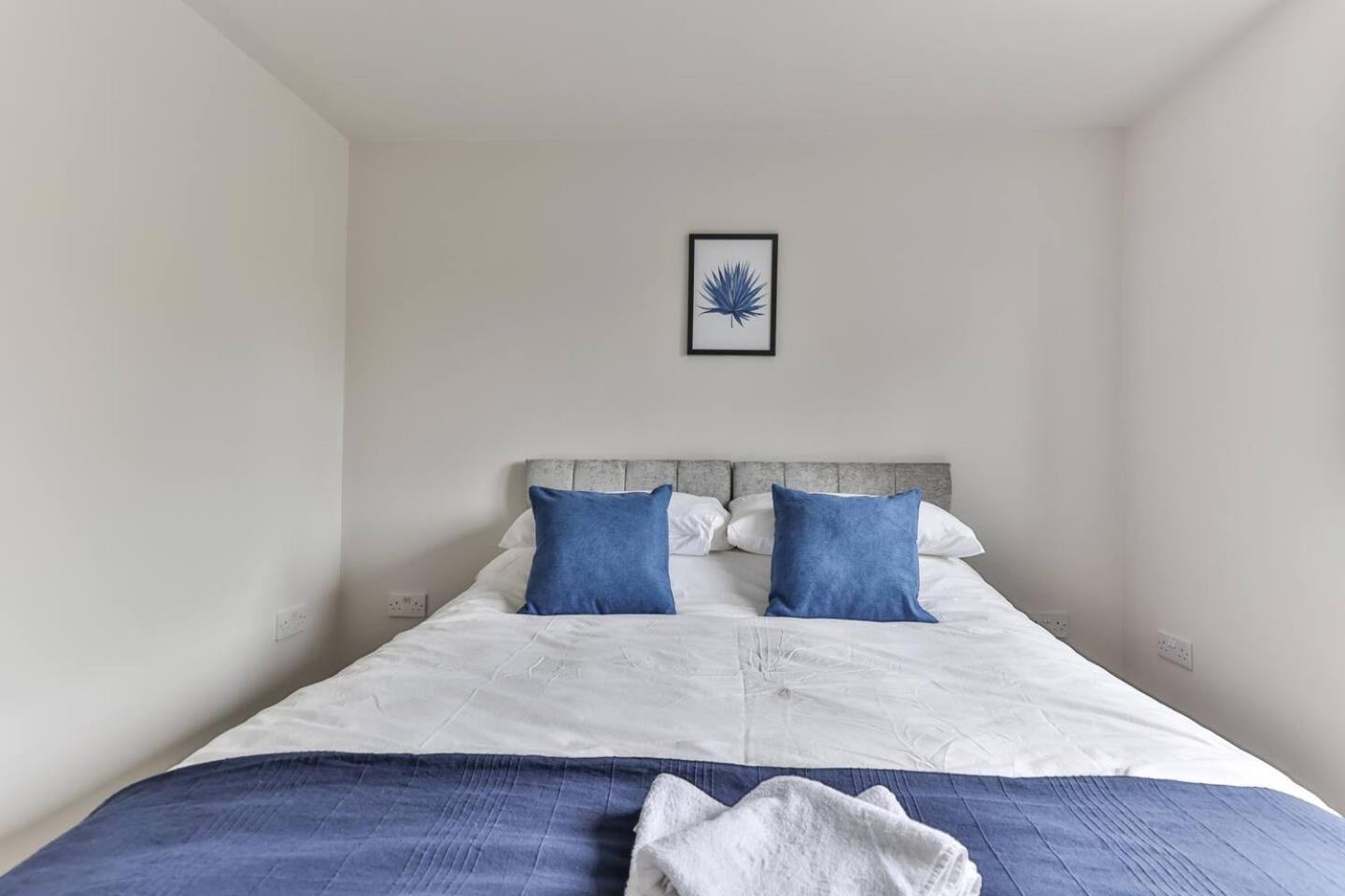 Newly Renovated 3 Bed 2 Bath Apartment & Parking Шефилд Экстерьер фото