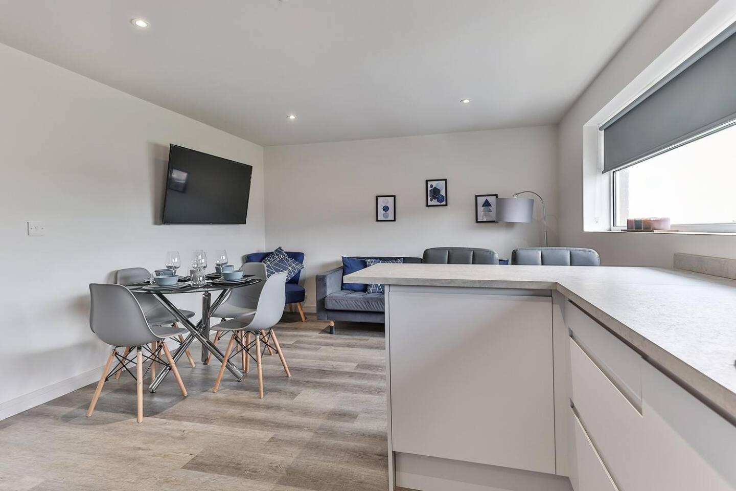 Newly Renovated 3 Bed 2 Bath Apartment & Parking Шефилд Экстерьер фото